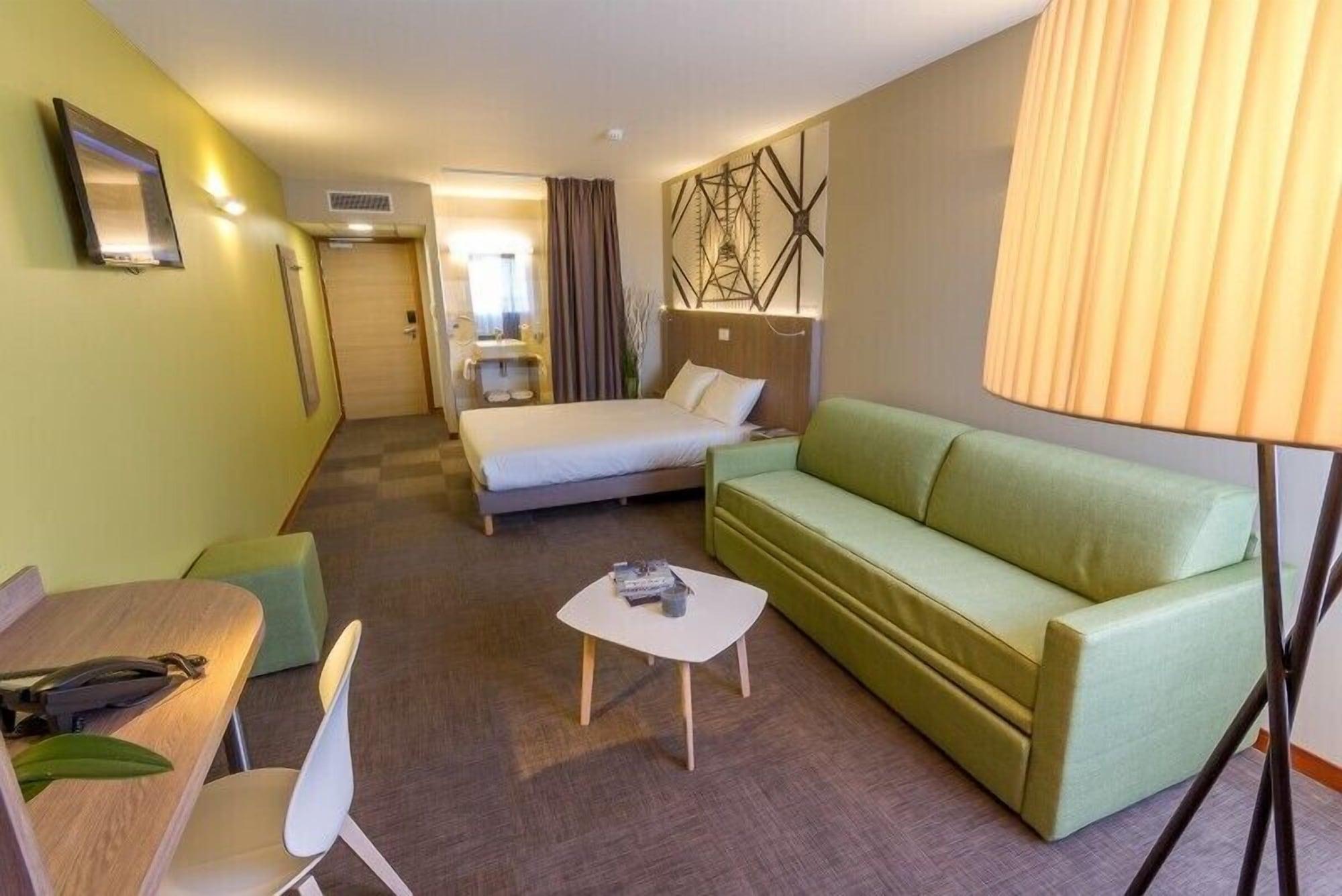 The Originals City, Hotel Ecoparc, Montpellier Est Сент-Онес Экстерьер фото